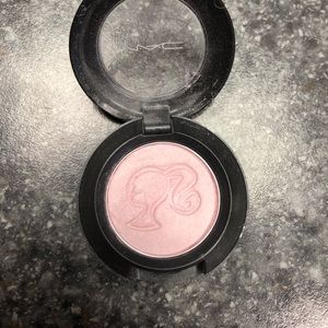 MAC EYESHADOW-whistle lightly used